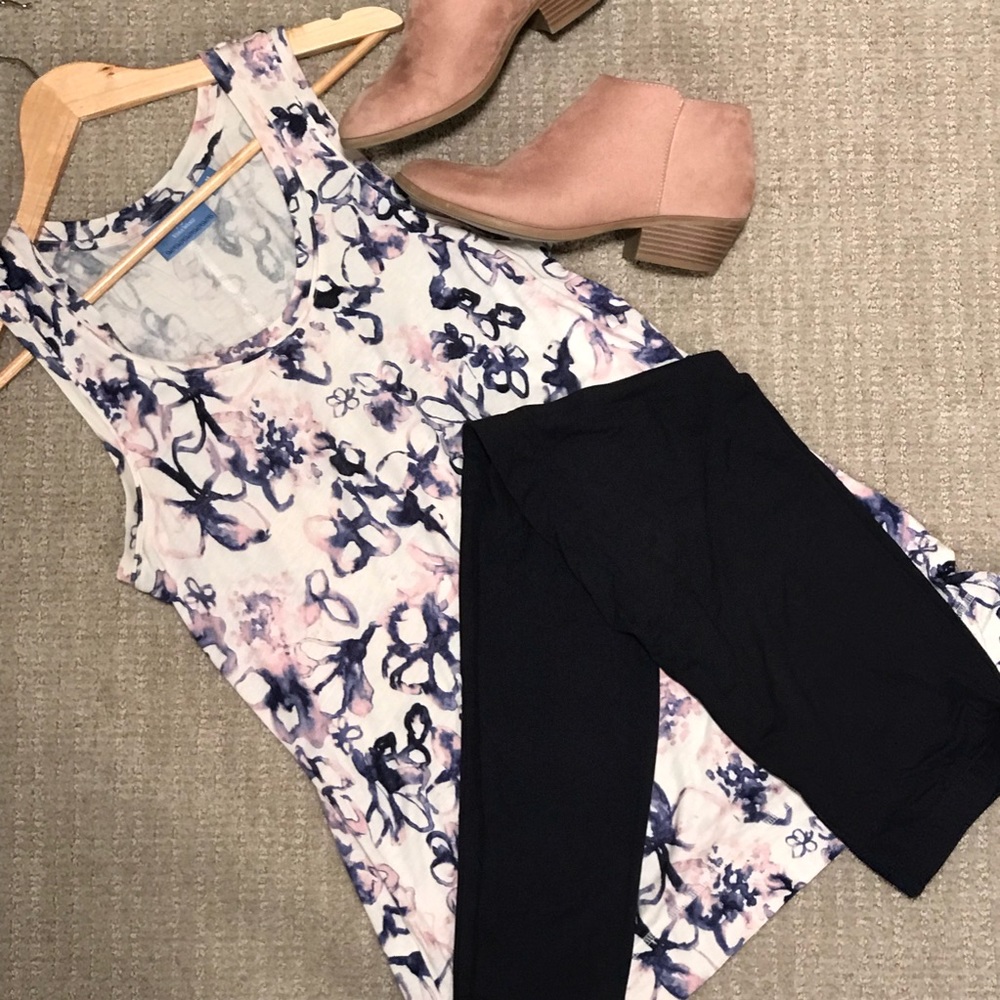Vera Wang Sleeveless Floral Top